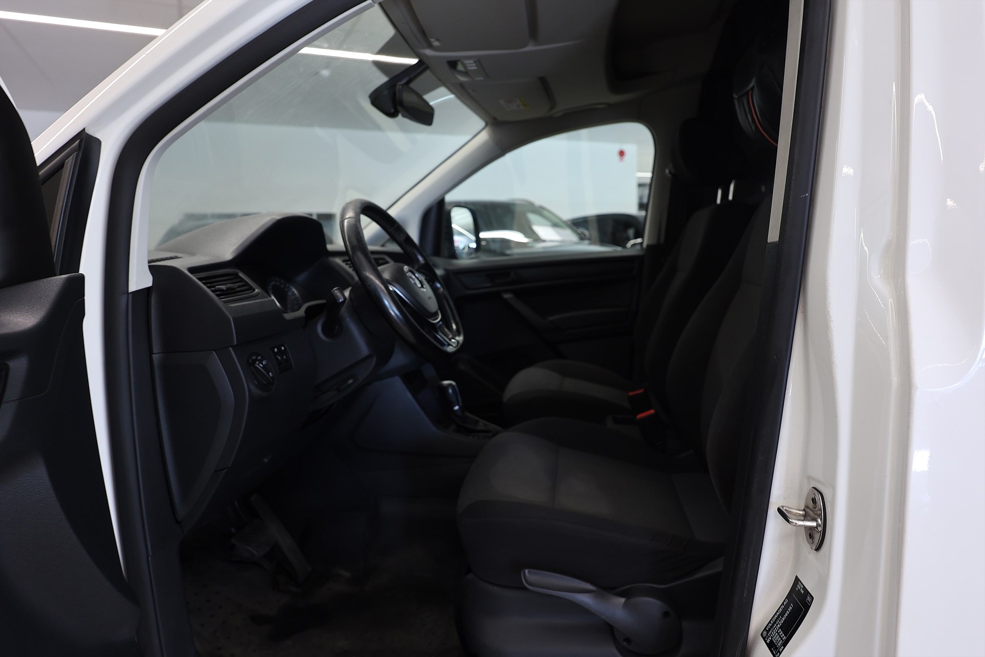 Volkswagen Caddy Maxi 2.0 TDI 102hk Värmare Drag MOMS