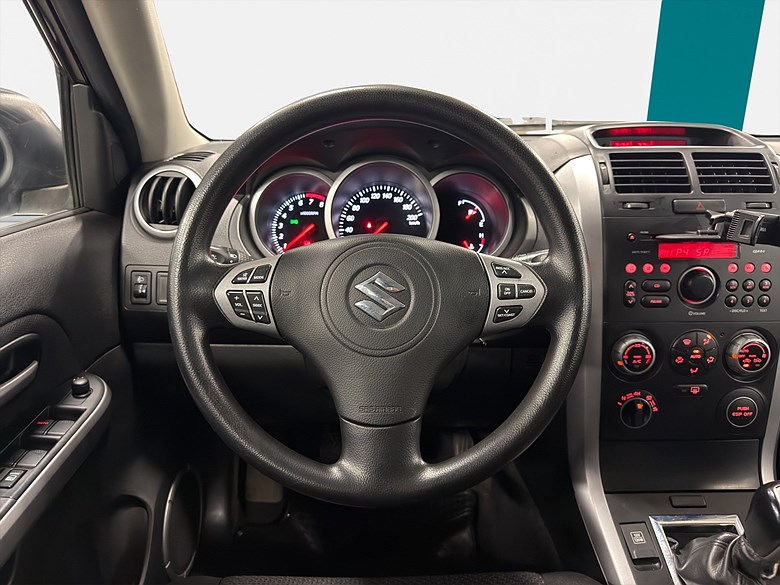 Suzuki Grand Vitara 2.0 4WD Lågväxel Dragkrok 2008, svart – bild 17 av 22, begagnad hos Niber i Järfälla