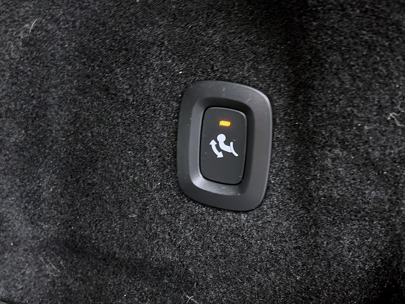 Volvo XC60 Recharge T6 350hk AWD Plus Dark Edt Pano 360 Drag Navi