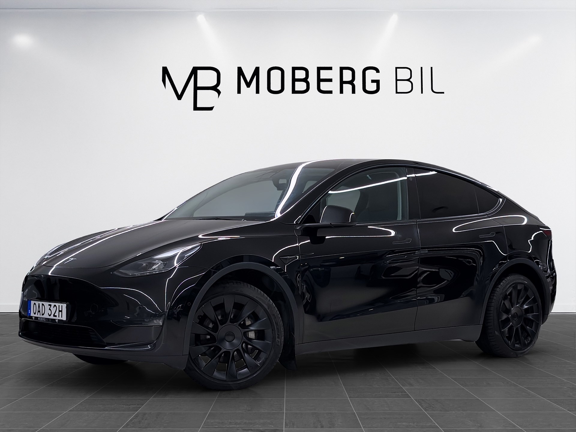 Tesla Model Y Long Range AWD 514hk Pano Läder Drag Navi