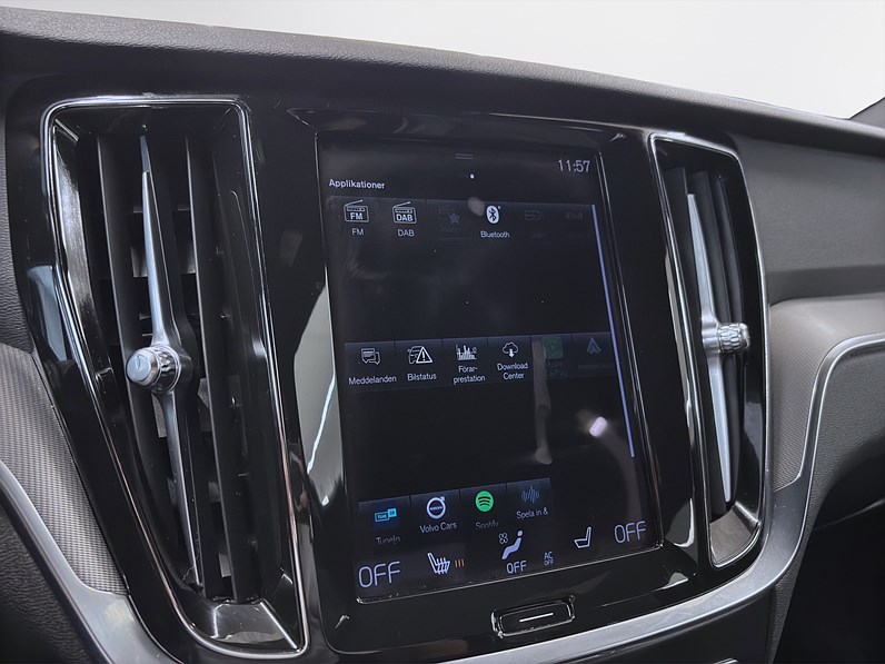 Volvo S60 Recharge T8 392hk R-Design Navi CarPlay B-Kamera