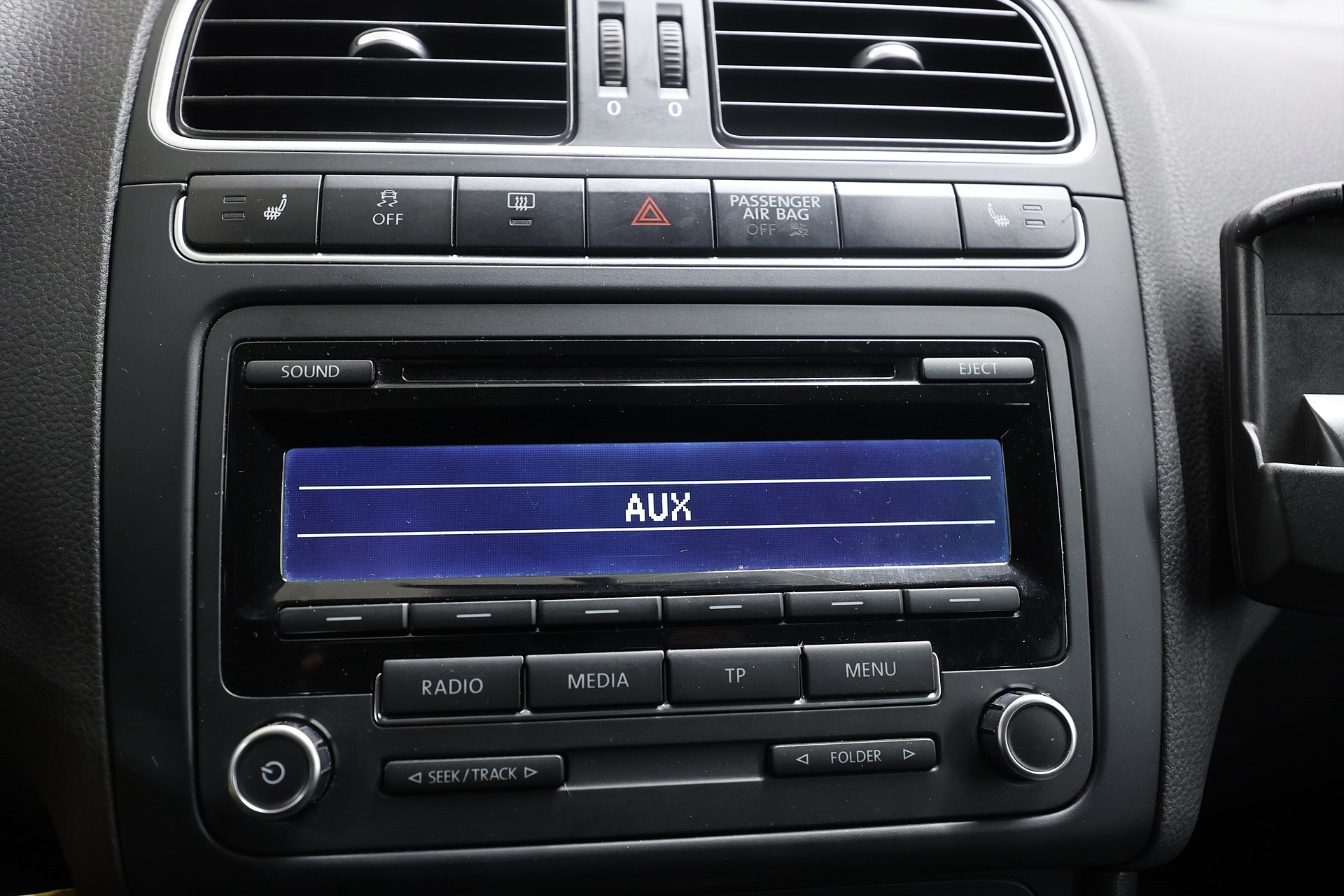 Volkswagen Polo 1.2 TSI 90hk *Hjulkampanj!* Masters R Line PDC Farth