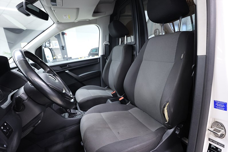 Volkswagen Caddy 2.0 TDI DSG Vst-inrett Värmare med fjärr Bluetooth MOMS