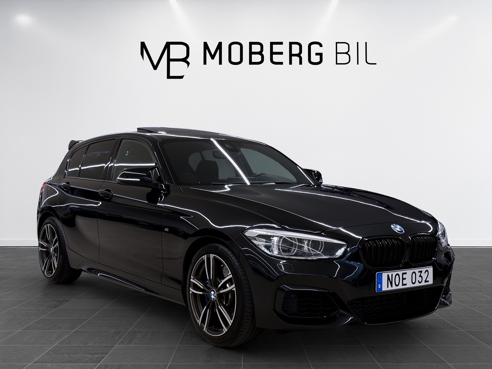 BMW M135i xDrive 5-dörrars 326hk M sport H/K Navi B-Kamera PDC