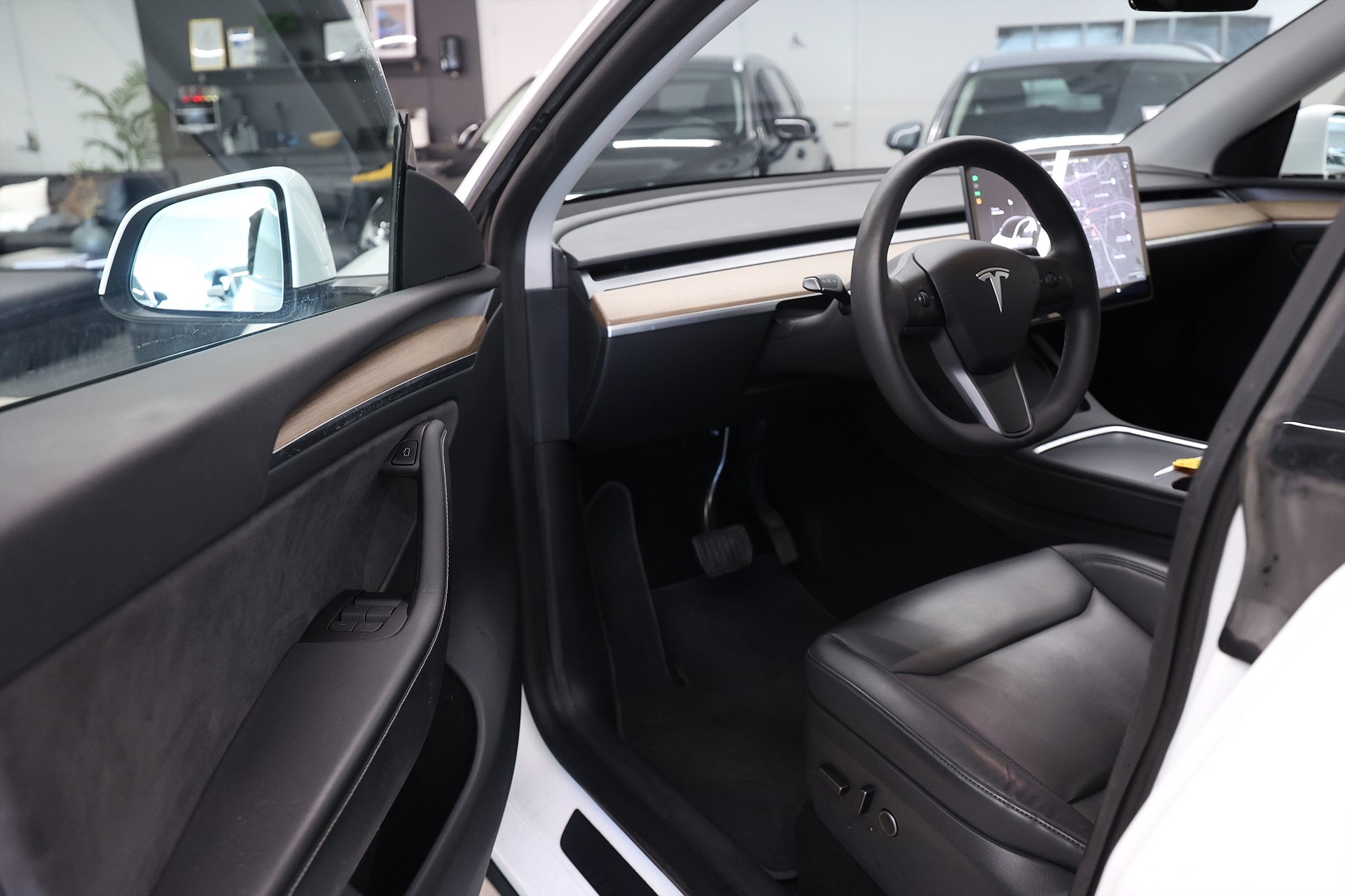 Tesla Model Y Long Range 514hk *Hjulkampanj!* AWD Pano AP MOMS