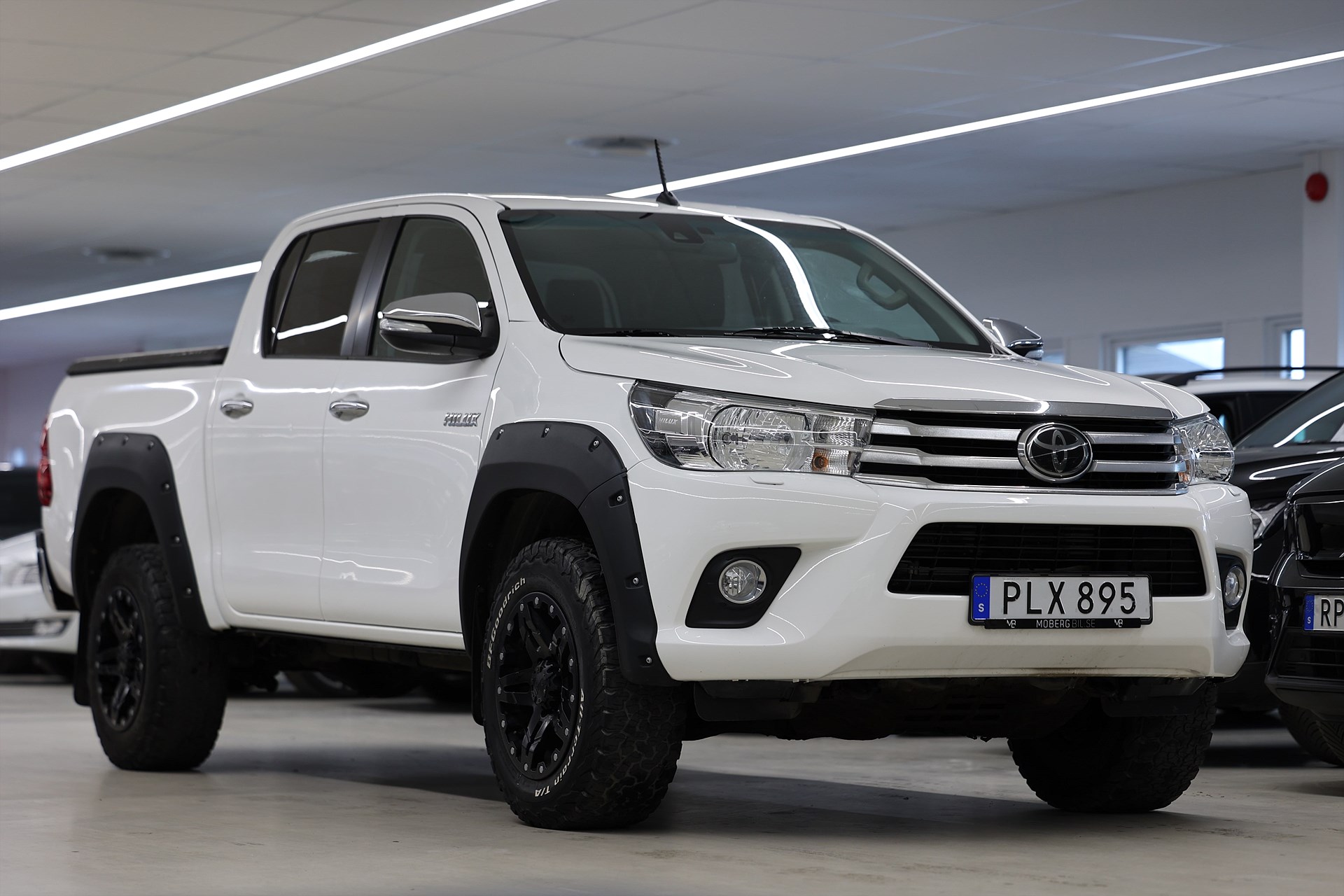Toyota Hilux Dubbelhytt 2.4 AWD 150hk Invicible Drag Flaklock