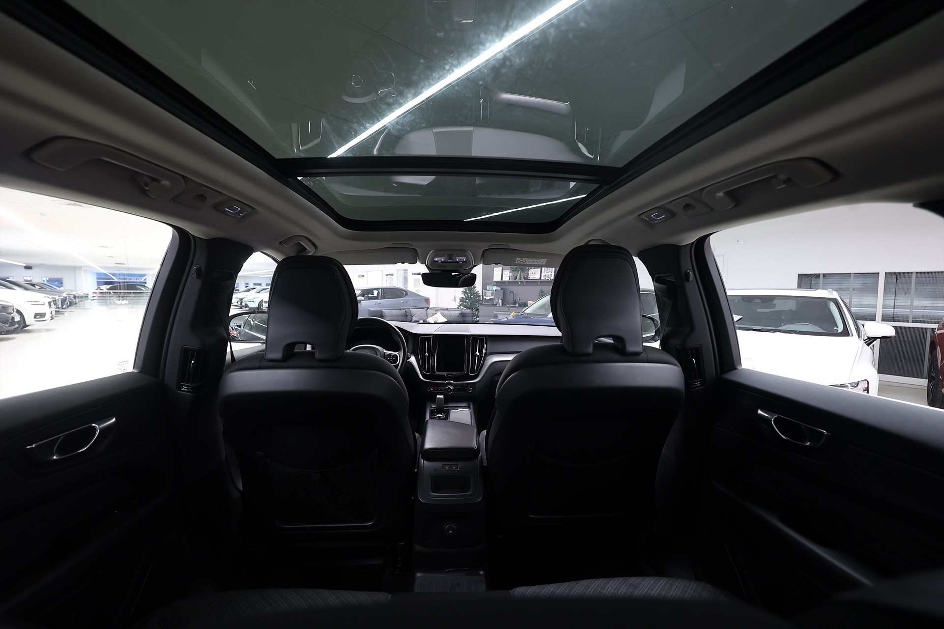 Volvo XC60 Recharge T6 AWD 350hk Core Pano Drag
