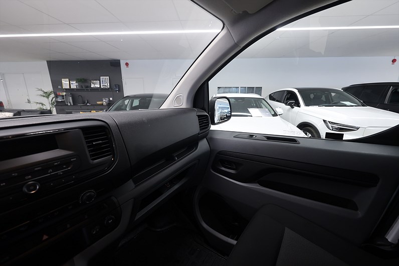 Peugeot Expert 2.0 BlueHDi 144hk * Kampanj! * Rhino Tub Drag PDC MOMS