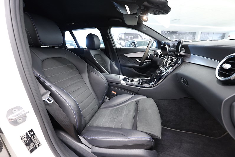 Mercedes-Benz C 300 de AMG Line Night edt B-kamera Drag