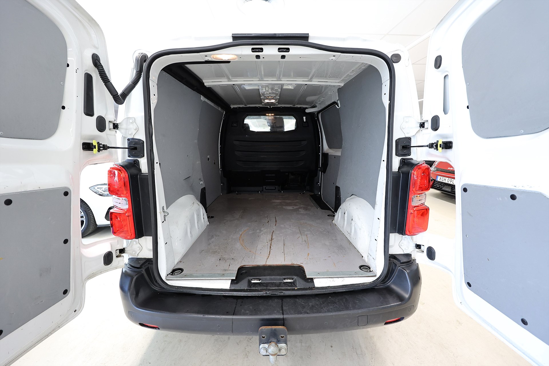 Opel Vivaro Skåpbil 2.0 BlueHDI 144hk L2 CarPlay 3-Sits 360-Kamera