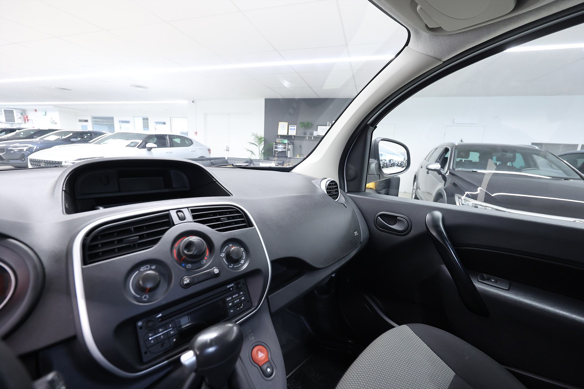 Renault Kangoo Z.E. Express Maxi 33 kWh V-inrett Drag MOMS