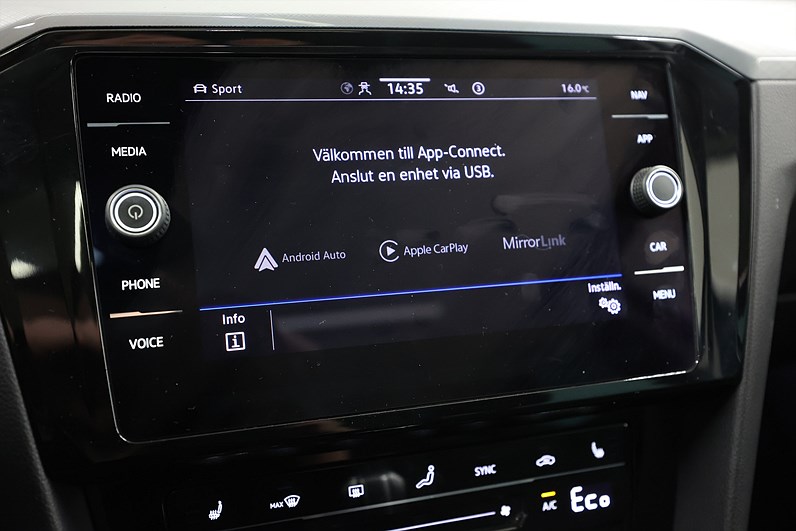 Volkswagen Passat Sportscombi GTE 218hk Pano Navi B-kamera Drag