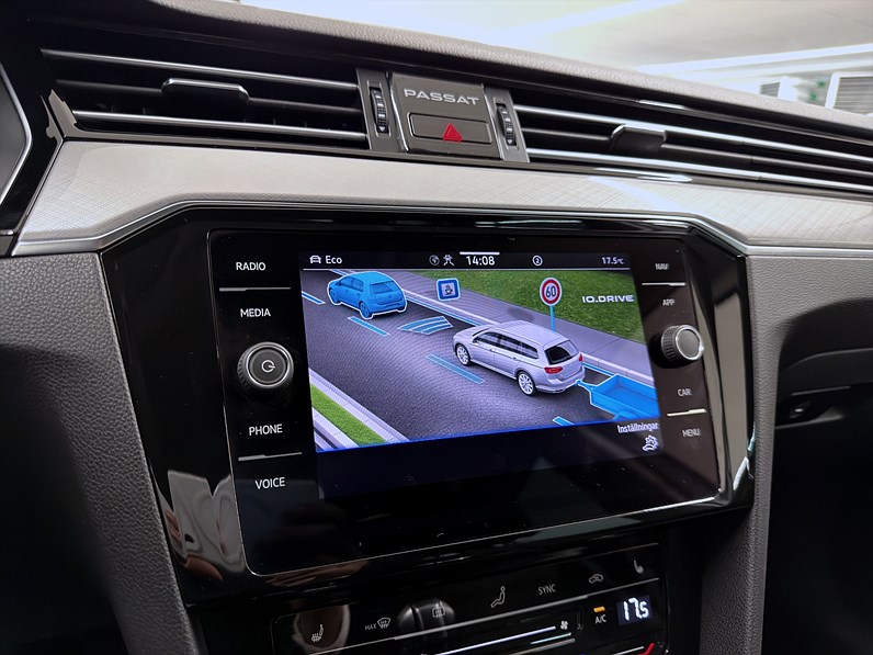Volkswagen Passat SC GTE 218hk Executive Navi Drag B-Kamera
