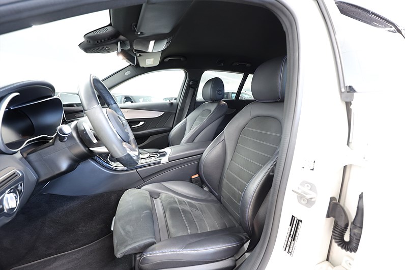 Mercedes-Benz C 300 de AMG Line Night edt B-kamera Drag