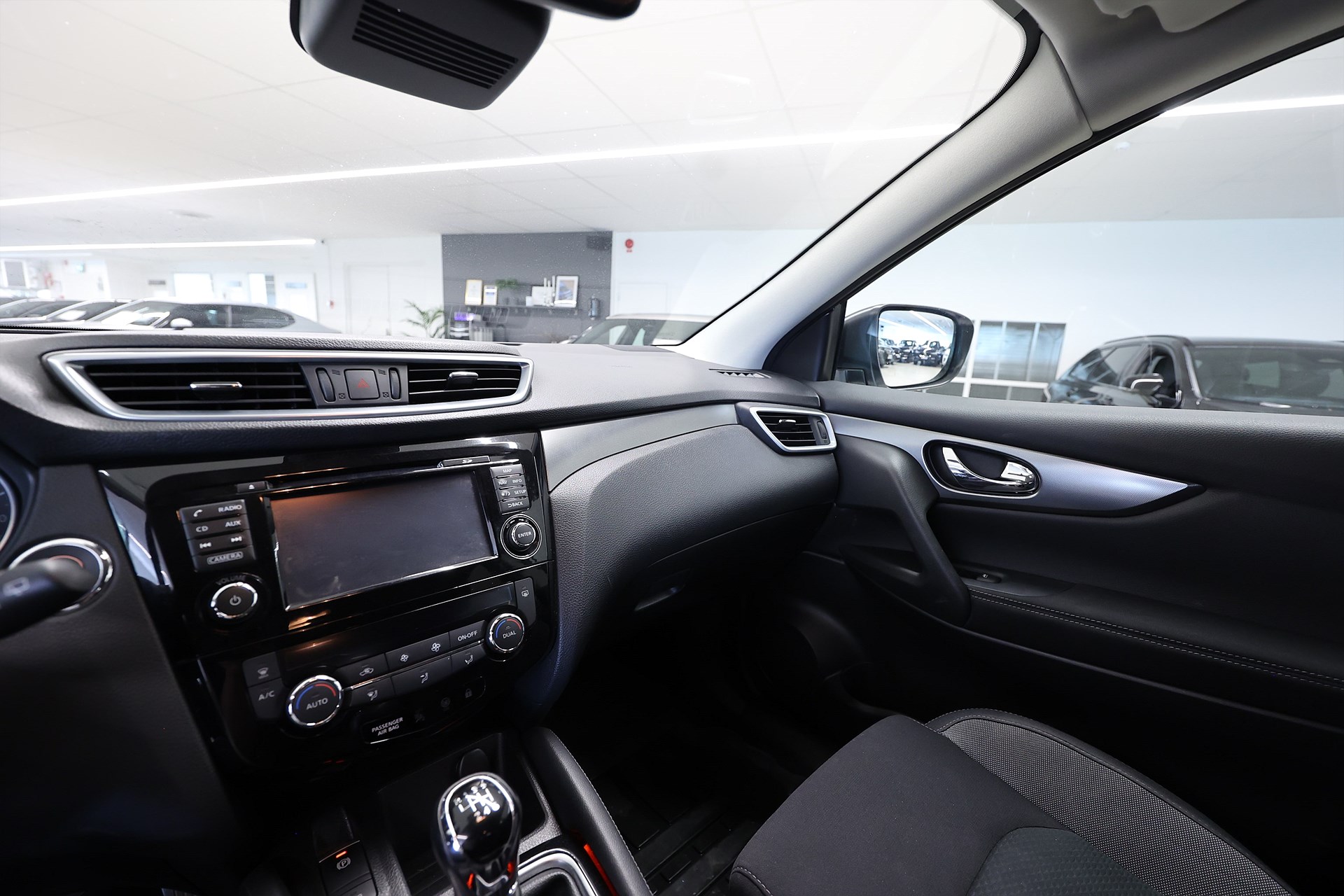 Nissan Qashqai 1.2 DIG-T 360-kamera Navi Drag PDC