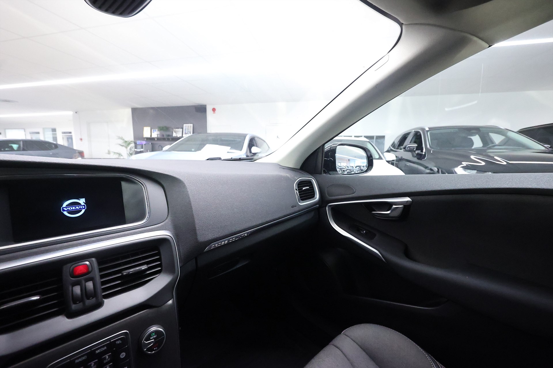 Volvo V40 Cross Country D2 115hk Momentum Värmare PDC