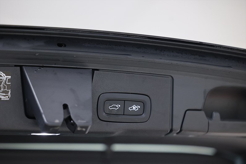 Volvo XC60 Recharge T6 AWD 340hk *Hjulkampanj!* Inscription Läder
