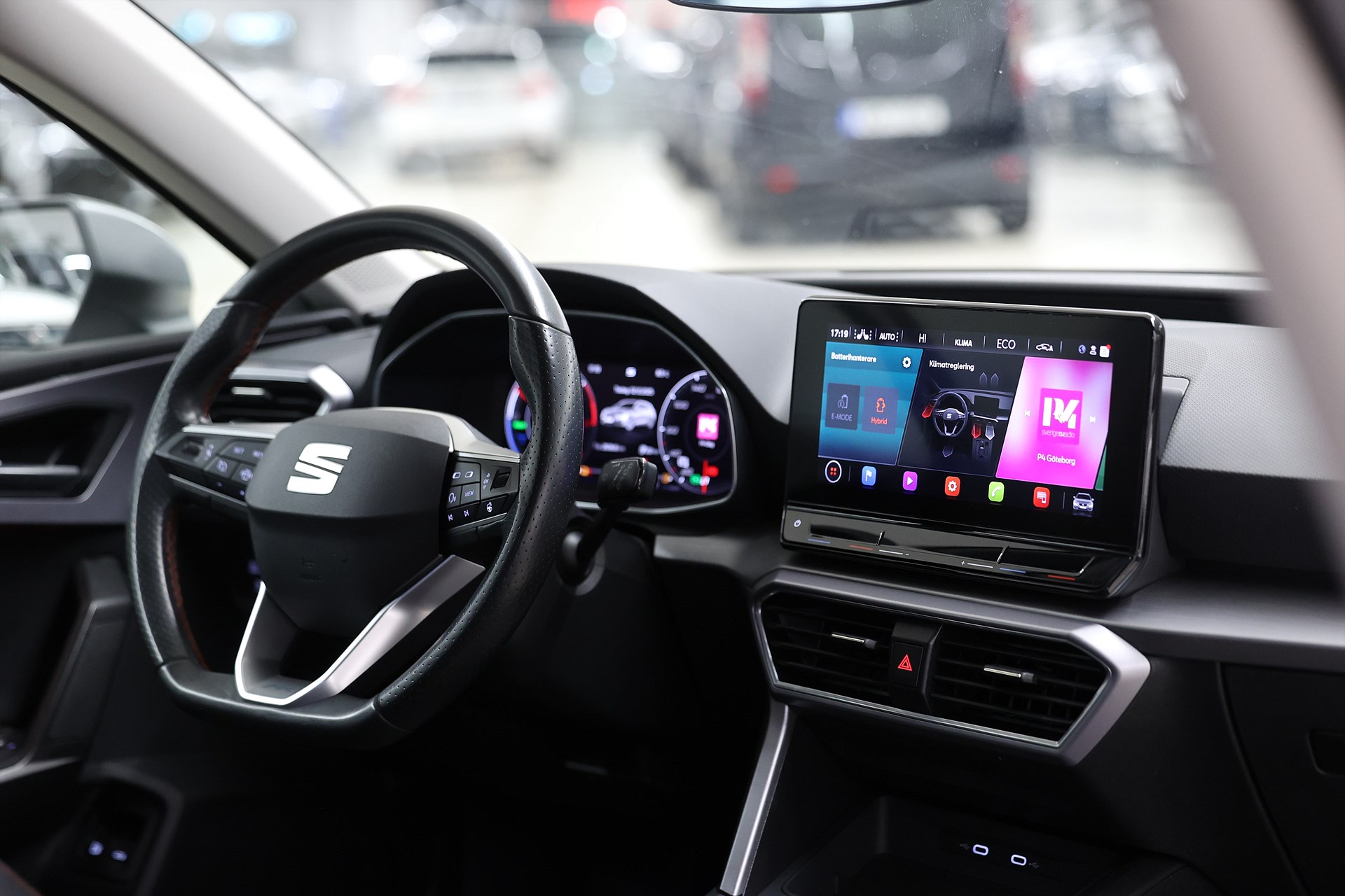 Seat Leon 1.4 e-Hybrid Sportstourer 204hk *Hjulkampanj!* FR Drag Navi Keyless