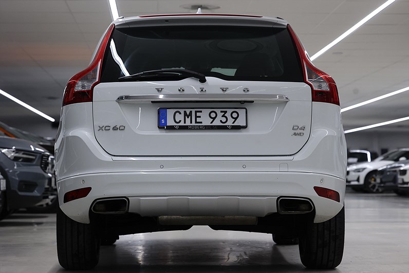 Volvo XC60 D4 AWD 181hk *Hjulkampanj!* Summum B-kamera Värmare