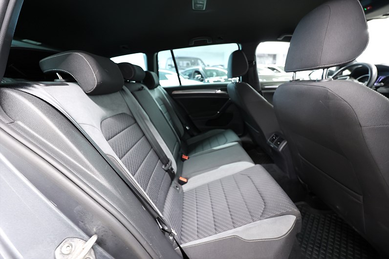 Volkswagen Golf 1.5 TSI R-line GT B-kamera Drag Carplay