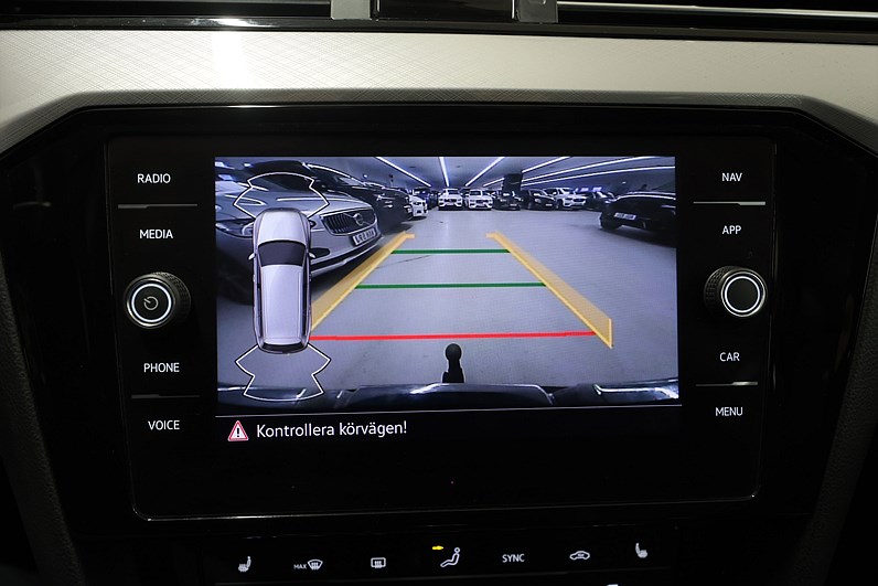 Volkswagen Passat SC 1.4 TSI 218hk *Hjulkampanj!* GTE Värmare Navi Drag MOMS