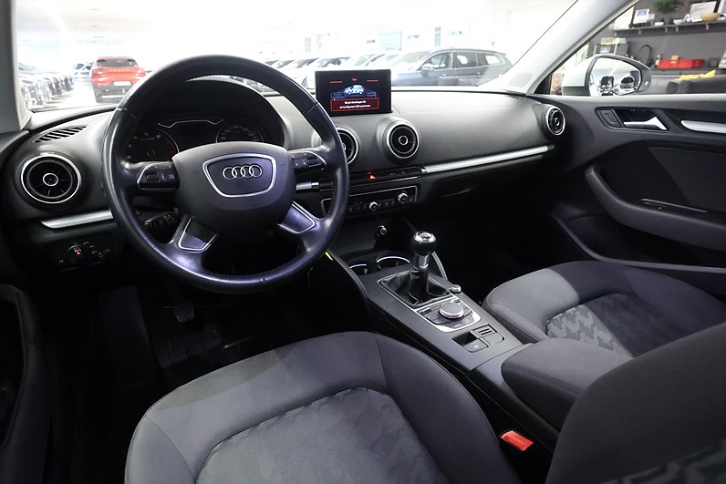 Audi A3 Sportback 1.2 TFSI 110hk Attraction Bluethooth PDC