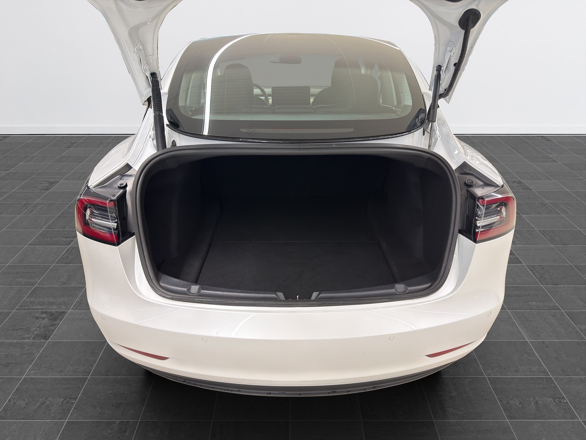 Tesla Model 3 Long Range AWD 440hk Pano