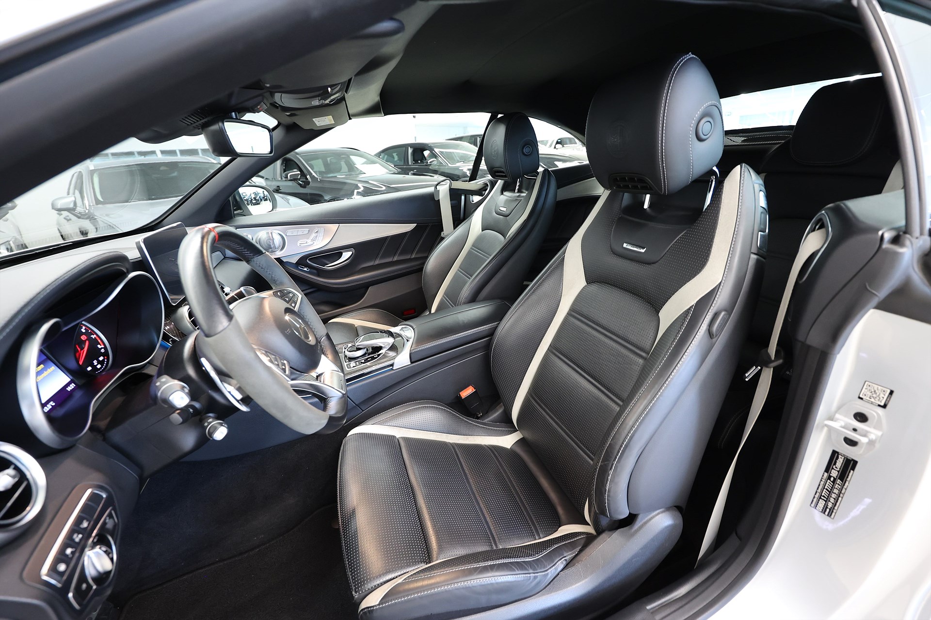 Mercedes-Benz AMG C 63 S Cab 510hk Performance Burmester HUD