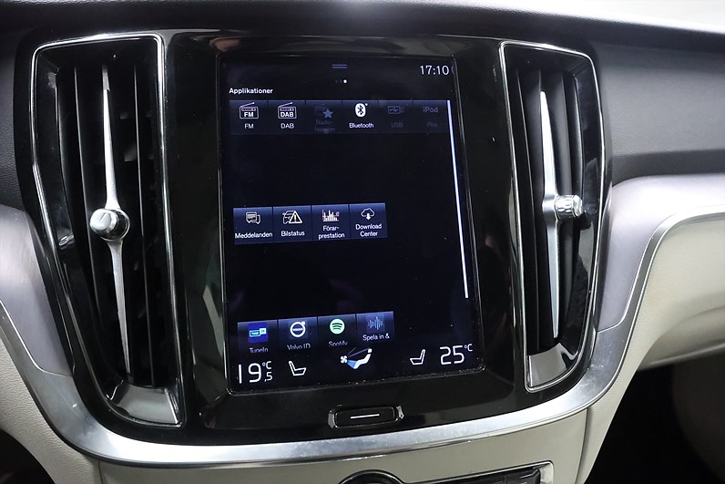 Volvo V60 Recharge T6 AWD 340hk Inscription Exp Läder Keyless Drag PDC