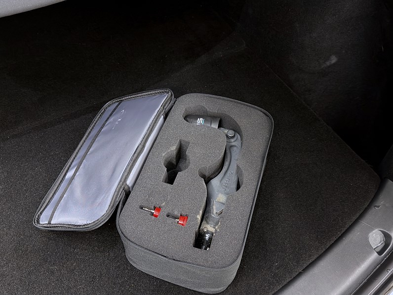 Tesla Model Y Long Range 514hk Pano Drag B-Kamera Läder MOMS