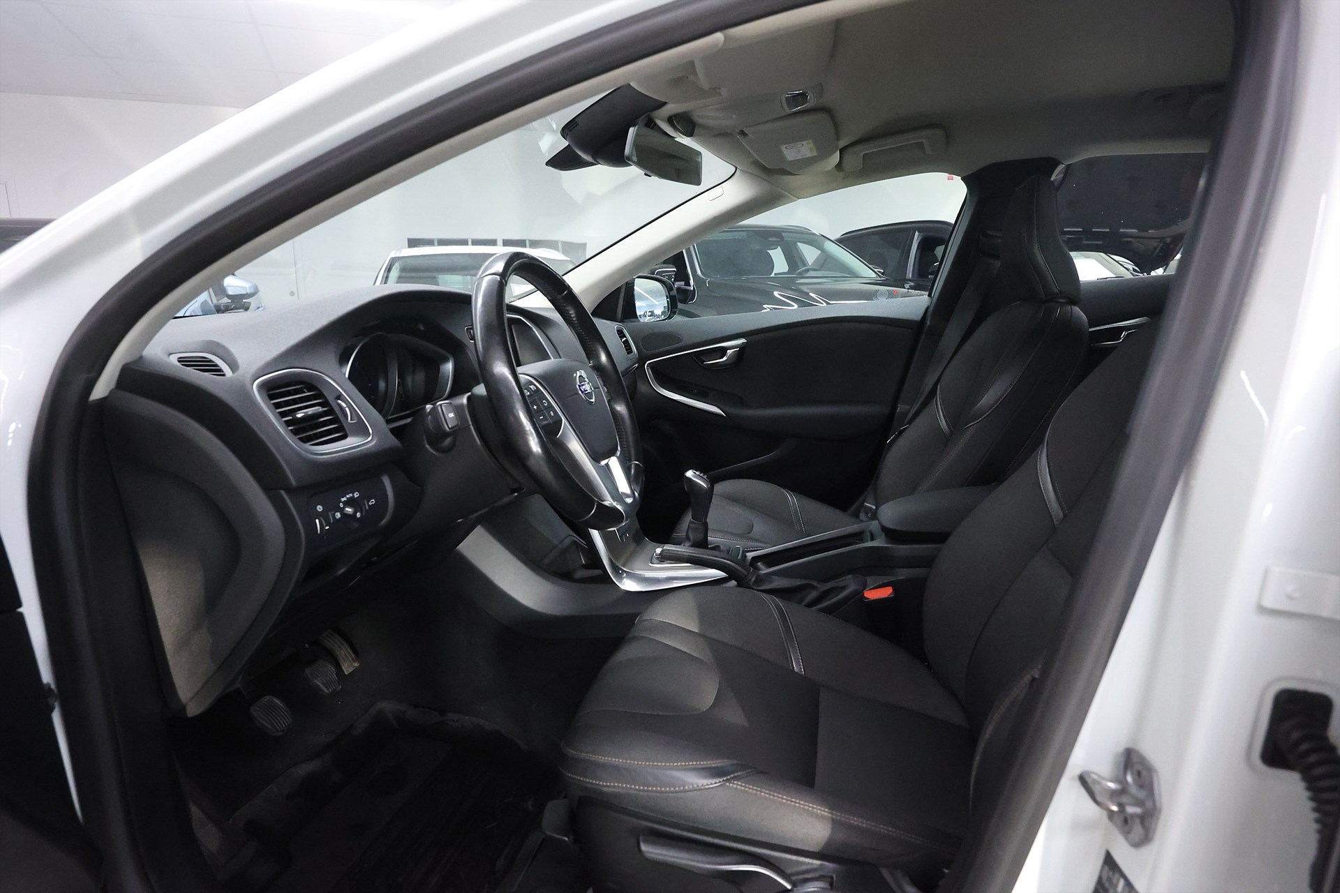 Volvo V40 Cross Country D2 115hk Momentum Värmare PDC