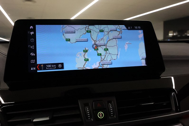 BMW X2 xDrive25e 220hk M Sport Shadow HUD H/K Skinn