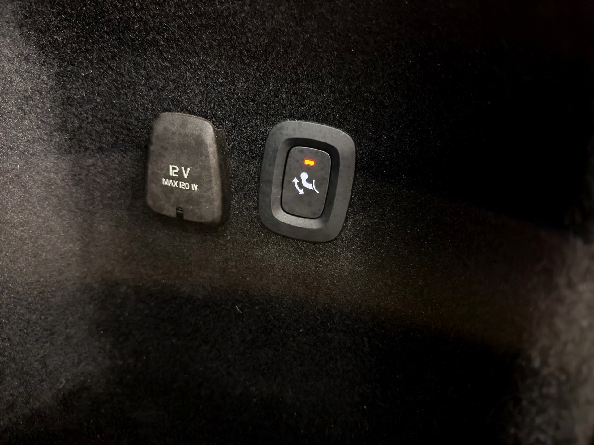 Recharge T6 AWD 340hk R-Design HUD H/K Läder