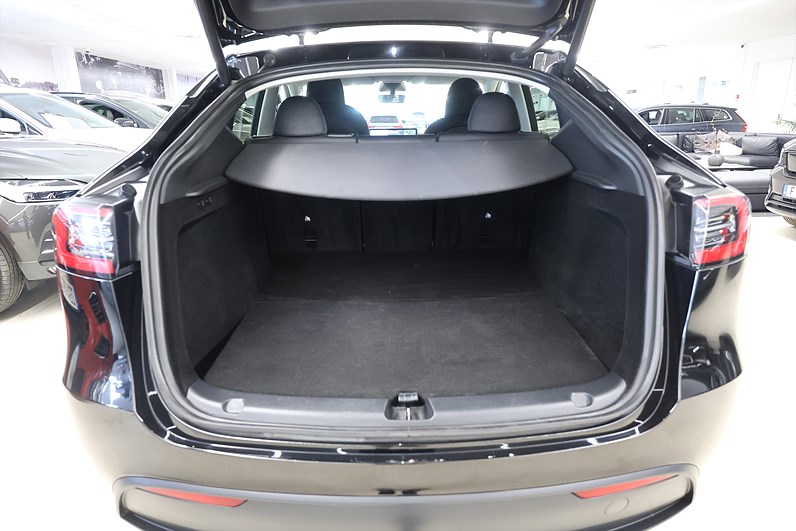 Tesla Model Y Performance 534hk Pano Navi Läder