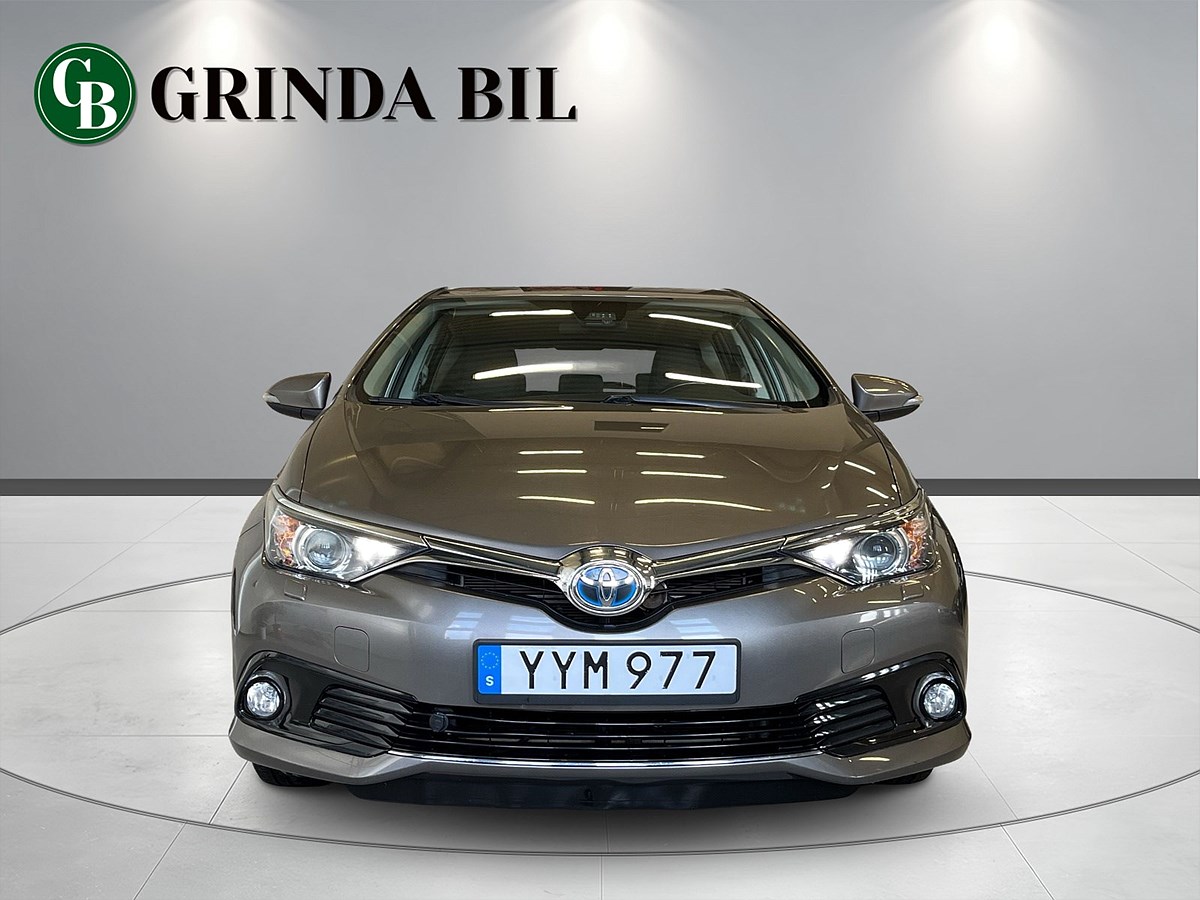 Toyota Auris Hybrid e-CVT, 136hk, 2017