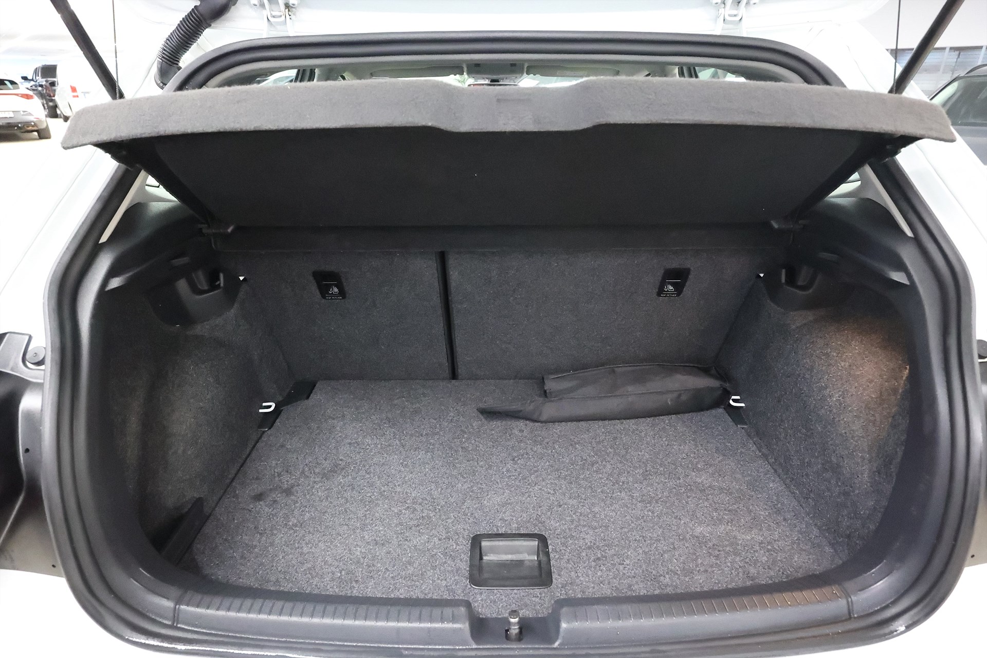 Volkswagen Polo 1.0 TSI 95hk Base PDC 360:- Årsskatt MOMS