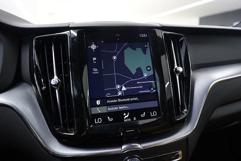 Volvo XC60 T5 250hk Momentum Keyless Läder Navi Värmare B-Kamera