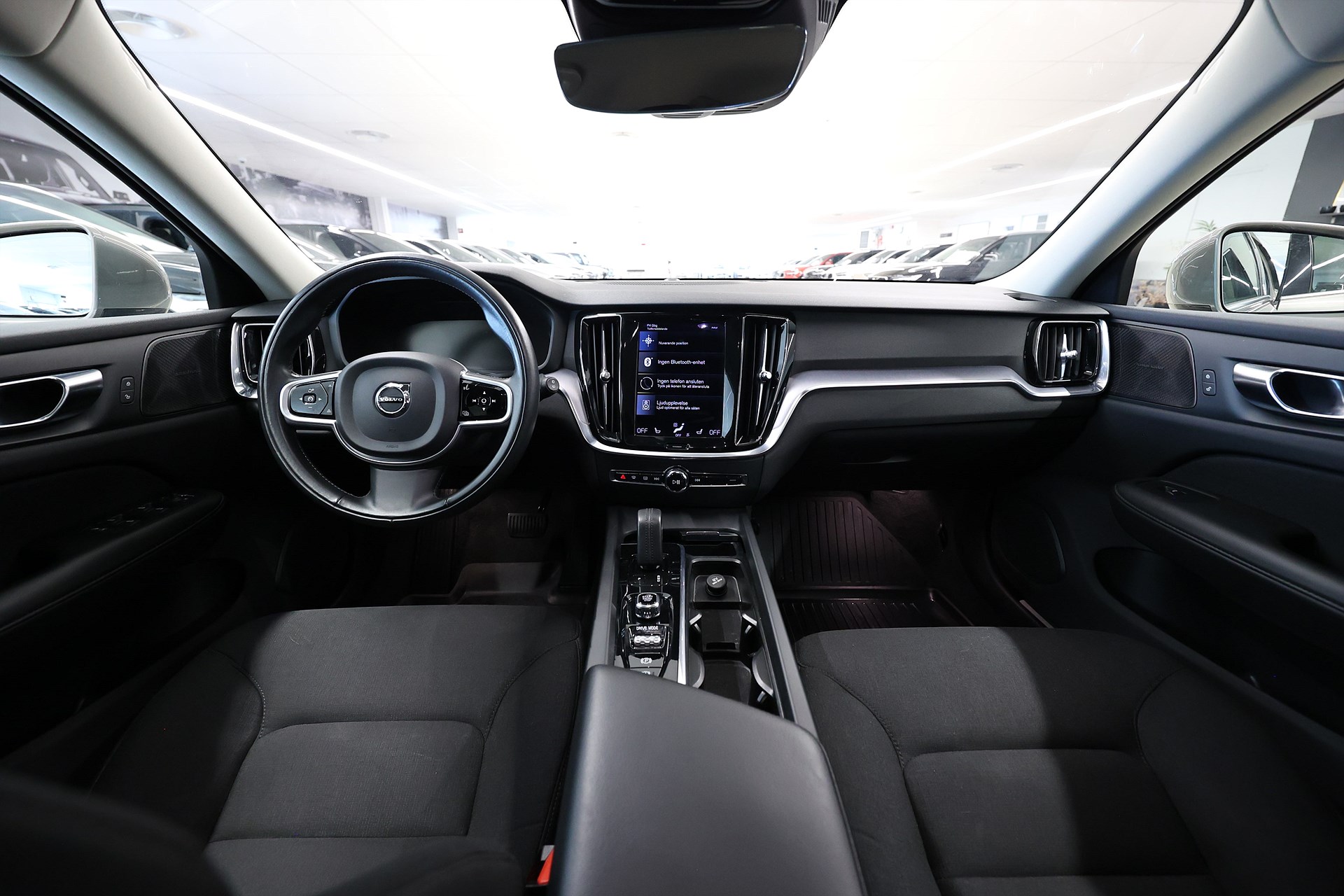 Volvo V60 B4 197hk Momentum H/K Värmare CarpPlay Drag B-Kamera