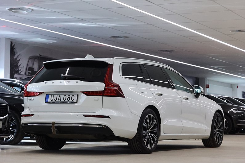 Volvo V60 Recharge T6 AWD 350hk Navi Värmare Drag Keyless