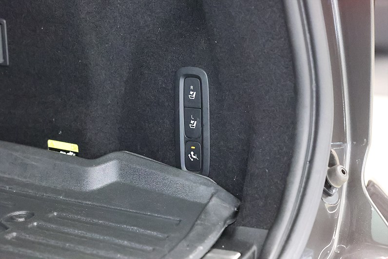 Volvo XC60 D4 AWD 190hk Inscription 360 Drag Värmare Navi