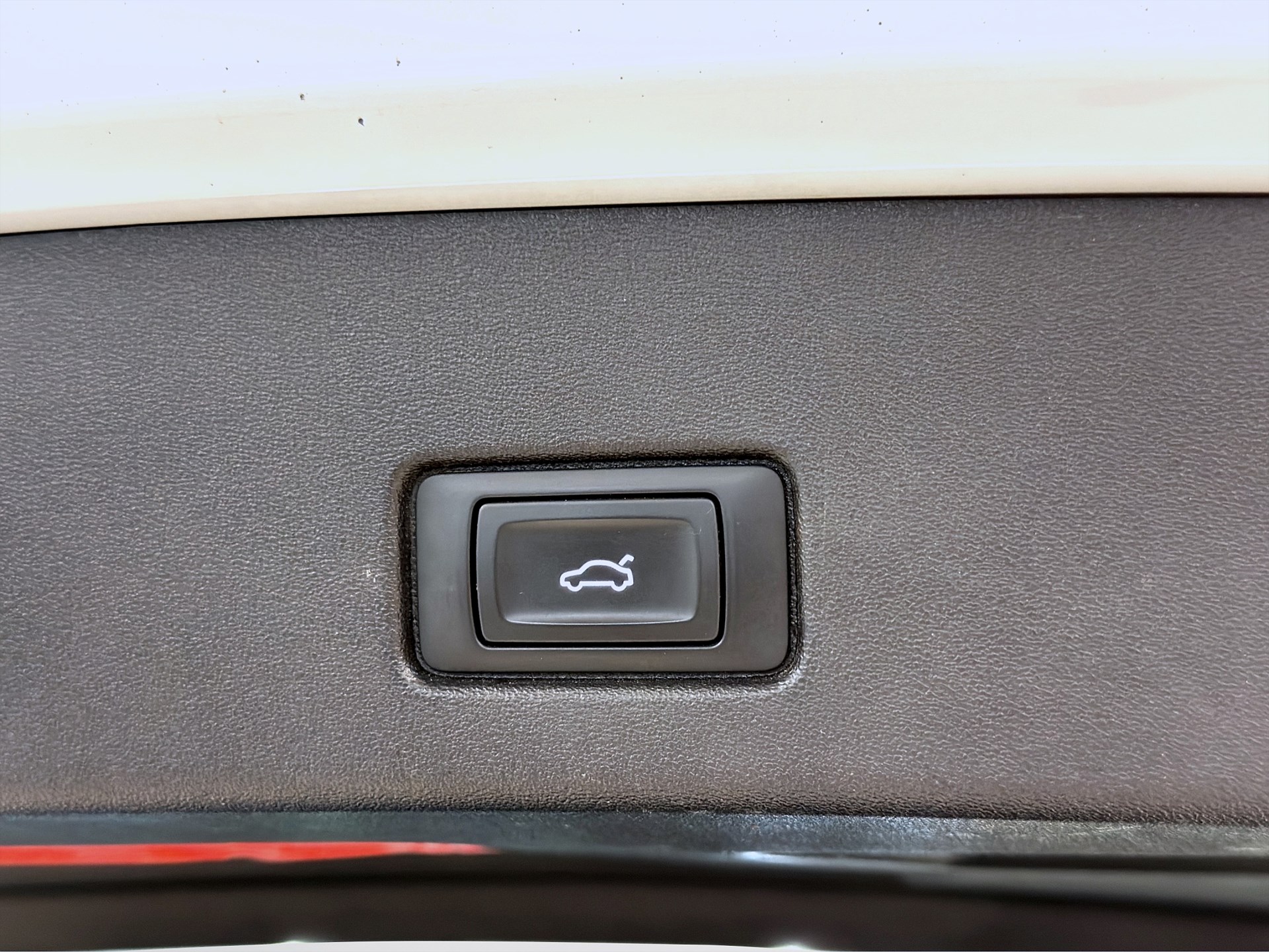 Audi Q4 40 e-tron 204hk Helg på Moberg! Comfort CarPlay Värmare Drag PDC