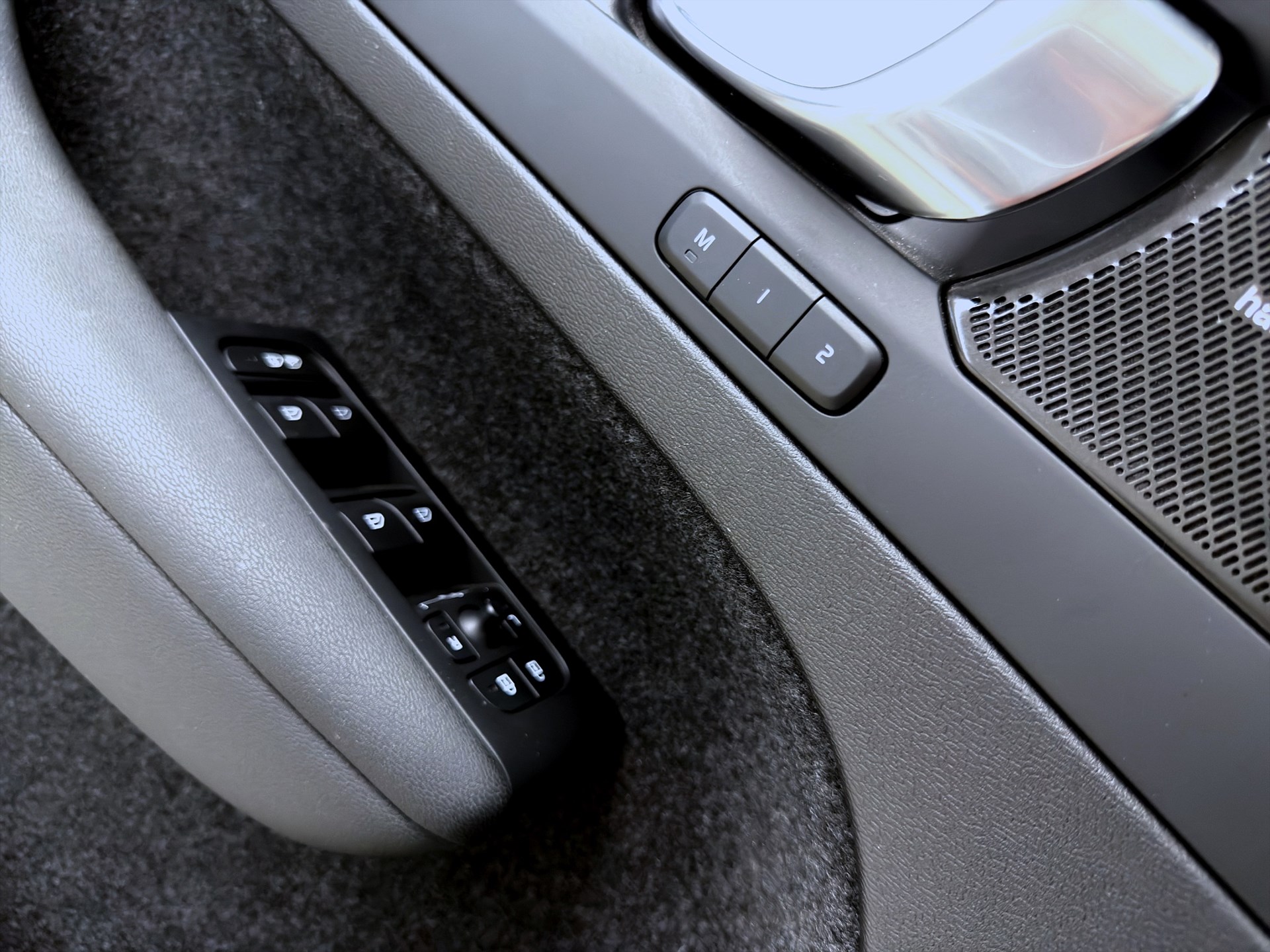 Volvo XC40 Recharge Twin 408hk Ultimate H/K Pano 360 Drag