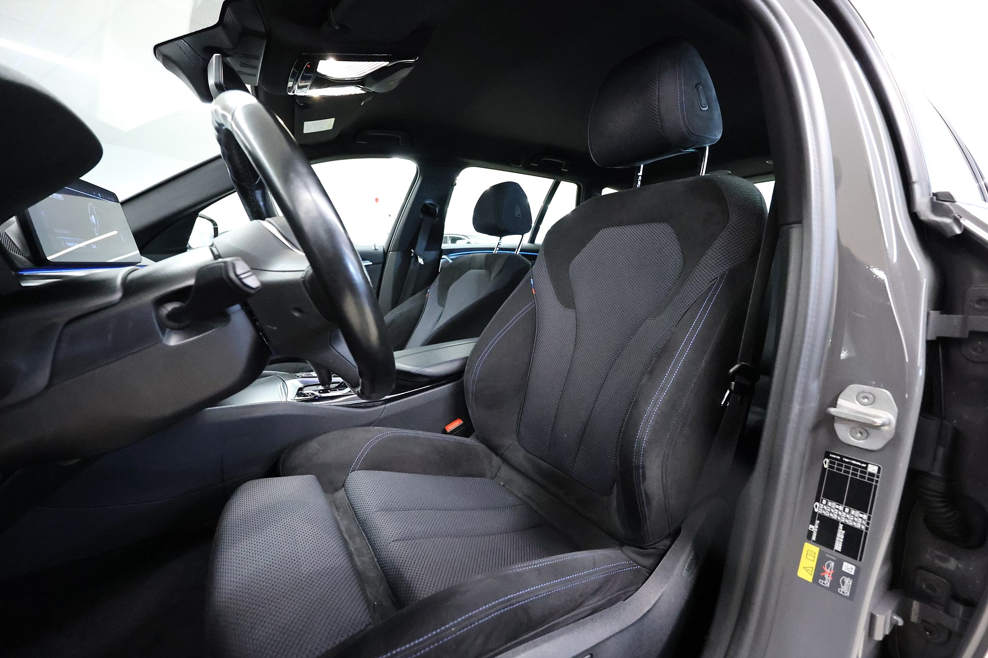 BMW 530e xDrive Touring M Sport Drag B kamera MOMS