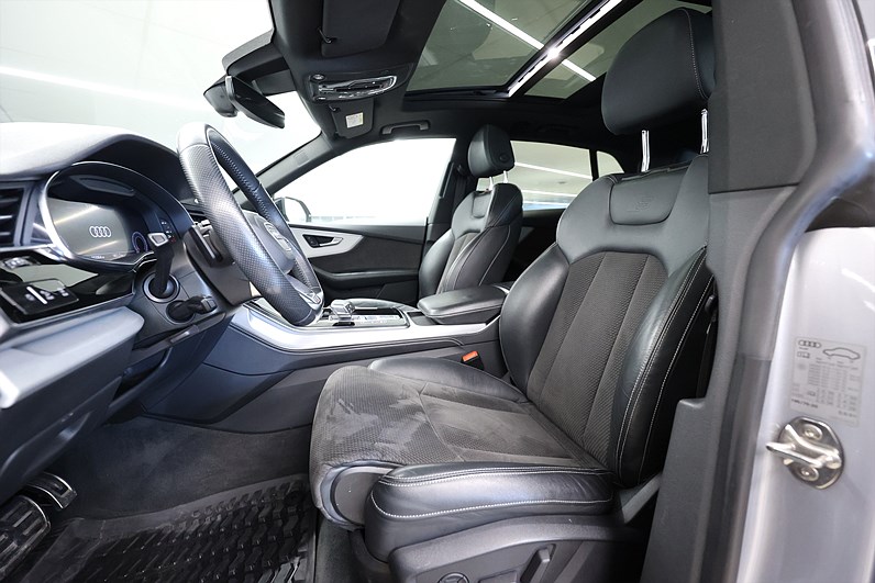 Audi Q8 50 TDI 286hk Q S-Line B&O 360-Kamera Pano Värmare Luftfjädring