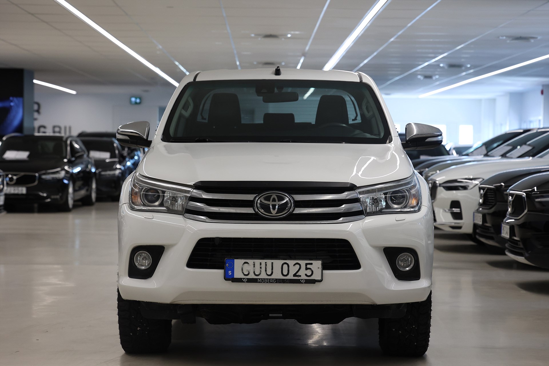 Toyota Hilux 2.4 AWD 150hk Drag B-kamera Värmare Skinn MOMS