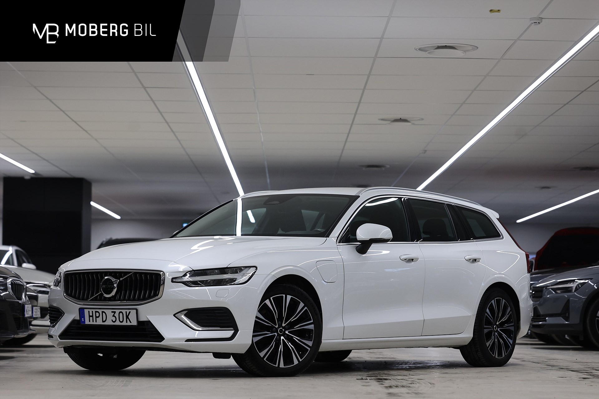Volvo V60 Recharge T6 AWD 350hk Core Drag B-kamera Keyless