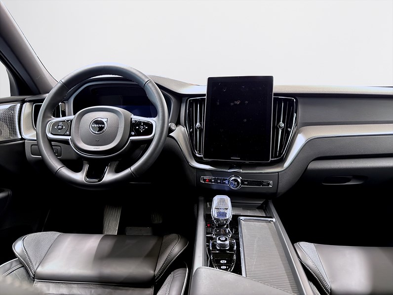 Volvo XC60 Recharge T6 350hk Ultra Black Edition HUD B&W 360