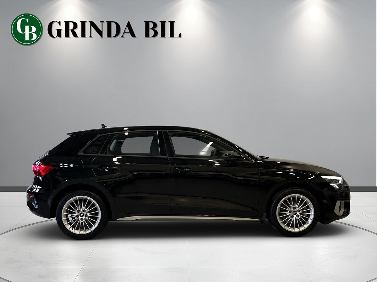 Audi A3 Sportback 35 TFSI S Tronic, 150hk, 2023