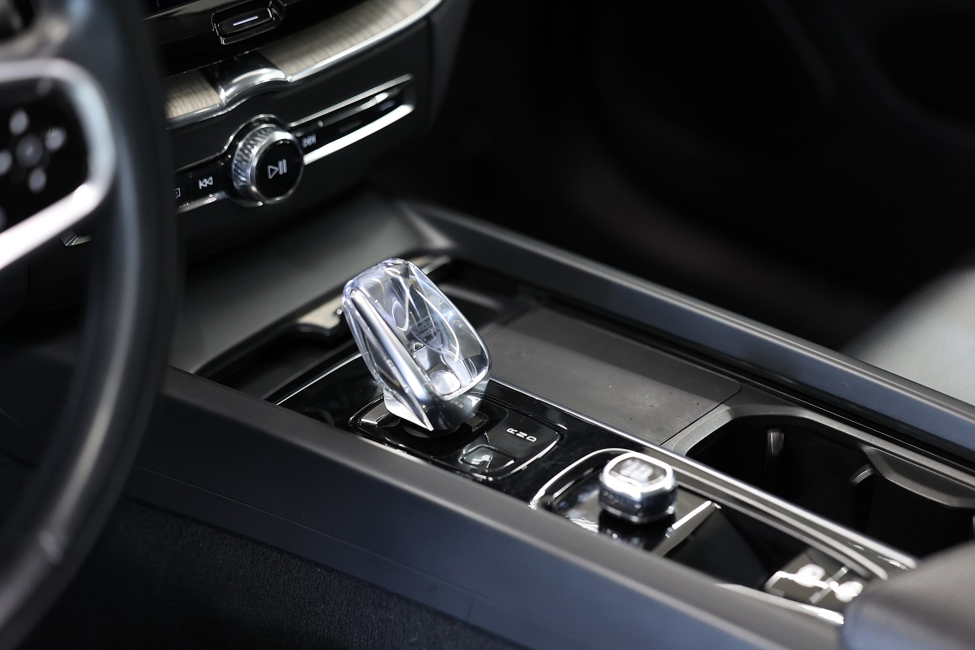 Volvo XC60 T6 AWD Recharge 340hk Inscription Orrefors Pano Drag H/K MOMS