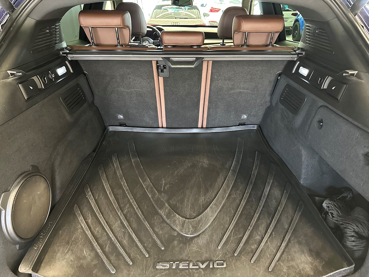 Alfa Romeo Stelvio – bild 8